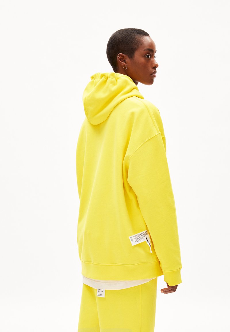  MAALI ICONIC CAPSULE - Kapuzenpullover - Armedangels Yellow