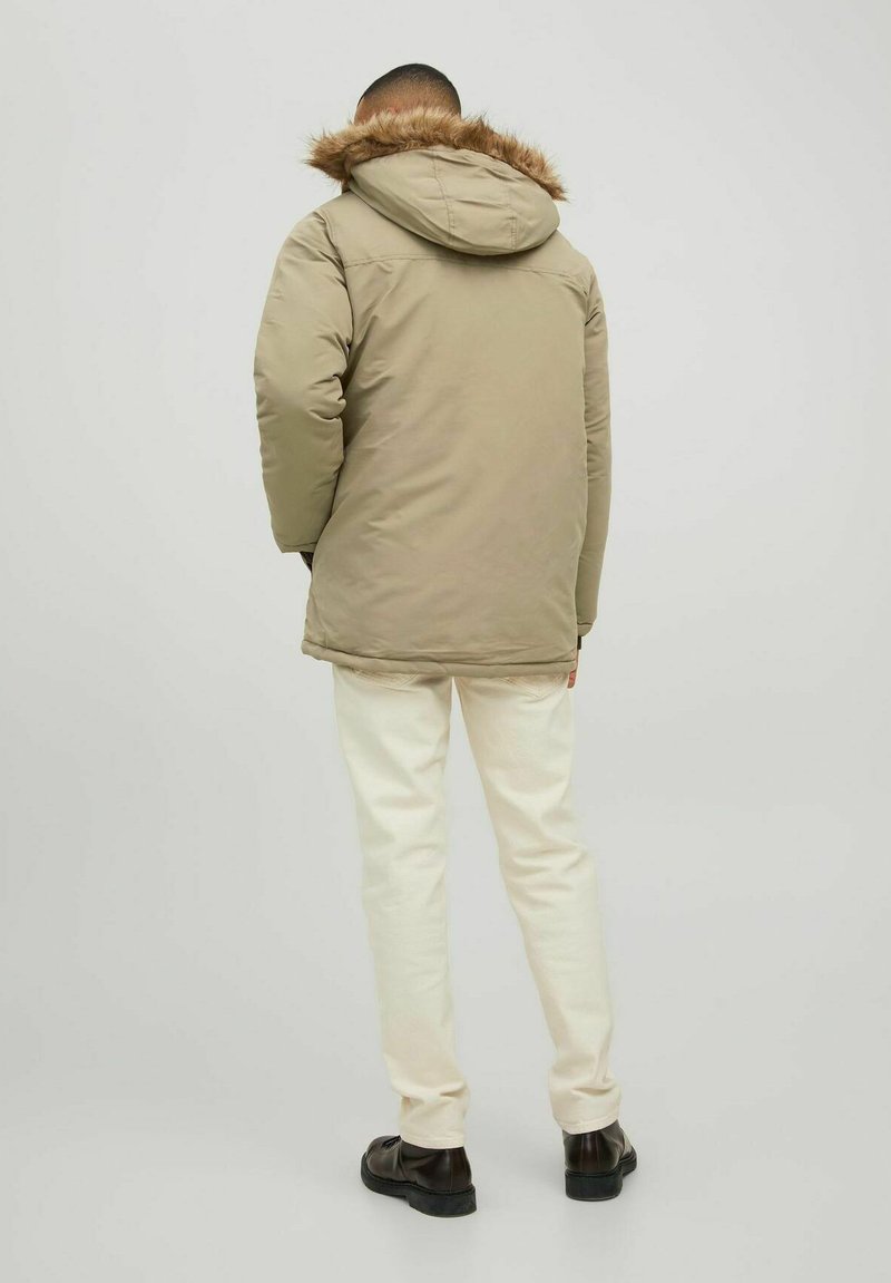 Jack & Jones WARM GEFÜTTERTE MIT KUNSTFELL KAPUZE - Wintermantel - Braun