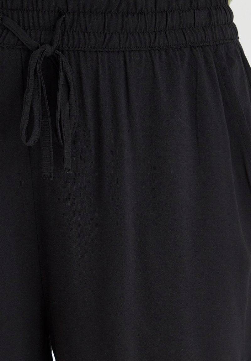 B.young BYMMJOELLA SHORTS - Shorts - Black