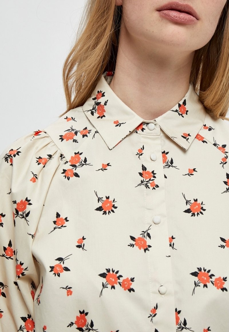 Minus JENA - Hemdbluse - Broken White Flower Print