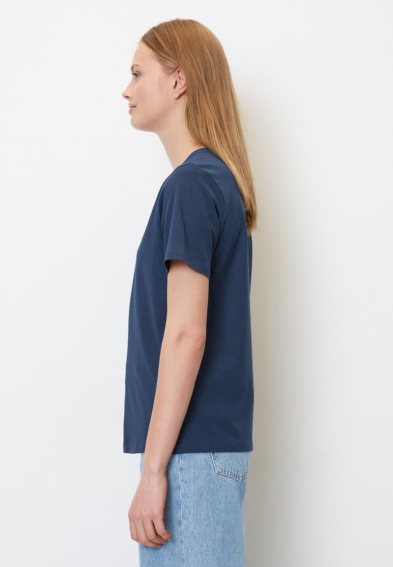 Marc O'Polo DENIM V-NECK- REGULAR - T-Shirt Basic - Admiral