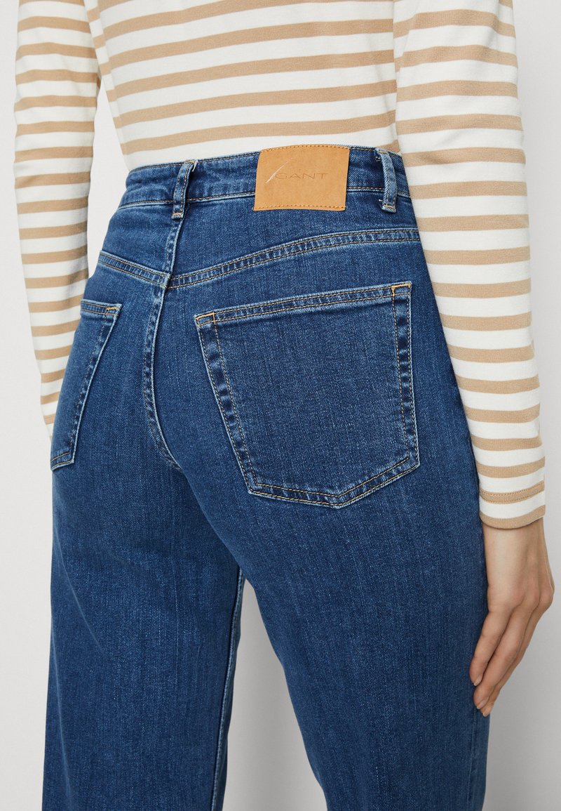Gant CROPPED WIDE - Jeans Relaxed Fit - Mid Blue Worn