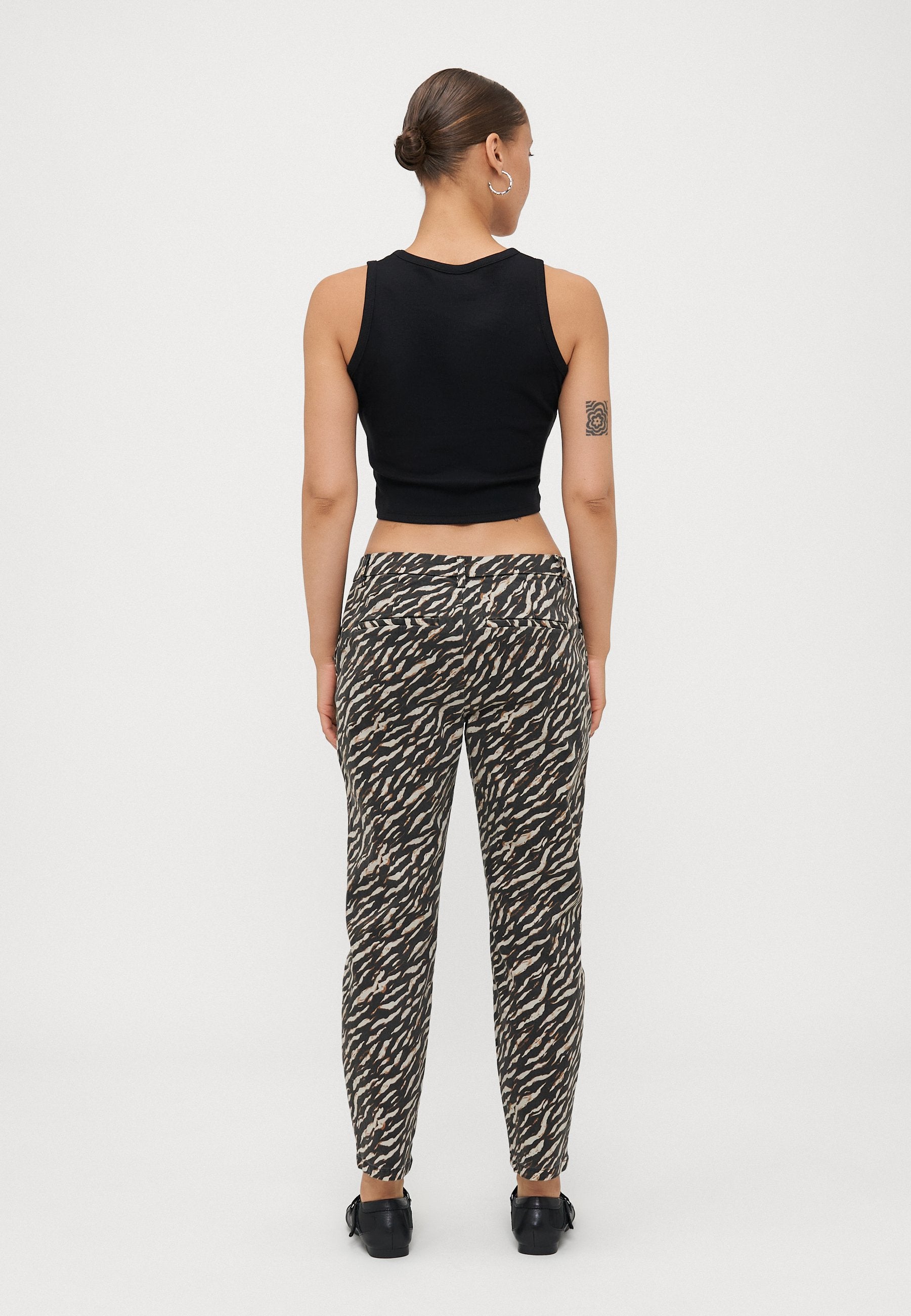 ONLY Petite ONLLOLA - Chinos - Black