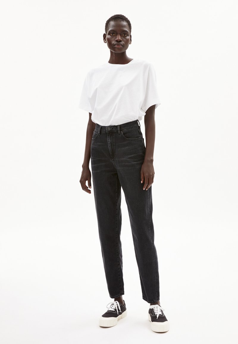 Armedangels MAIRAA - Jeans Tapered Fit - Washed Down Black