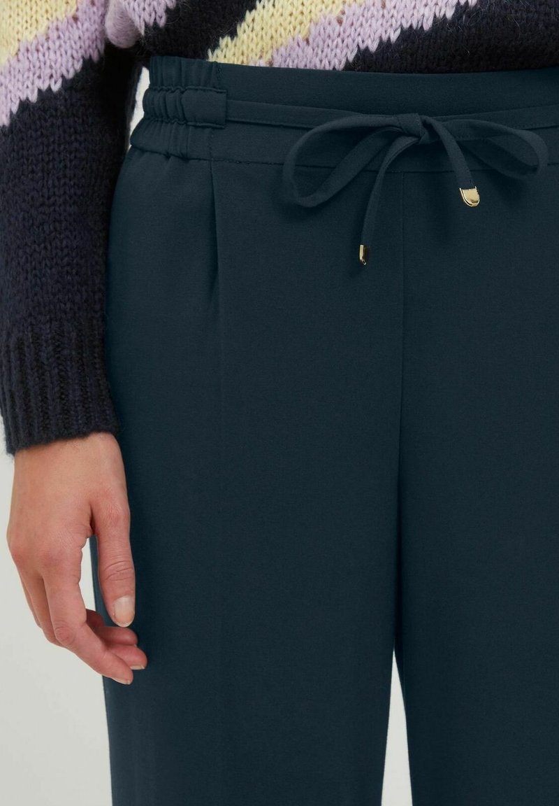 B.young ELEGANTE BUSINESS LANGE STOFF PANTS WIDE LEG - Stoffhose - Navy