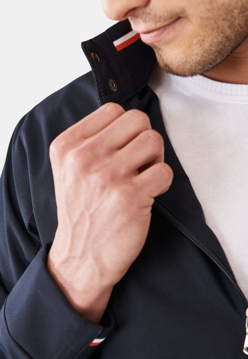  STANDARD FIT - Leichte Jacke - Navy Blue