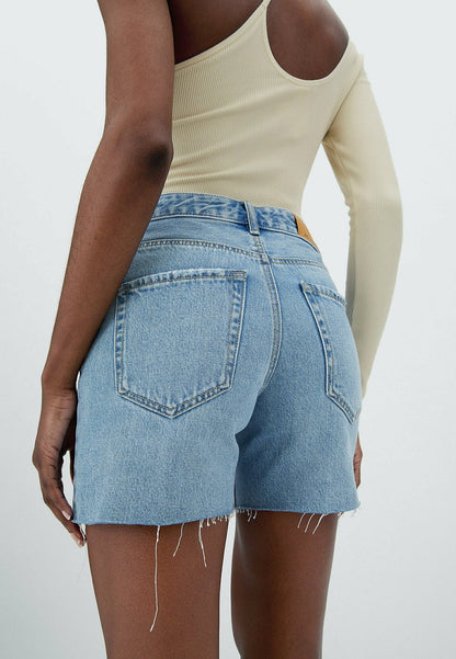 Stradivarius LOW WAIST BERMUDA - Jeans Shorts - Blue Denim