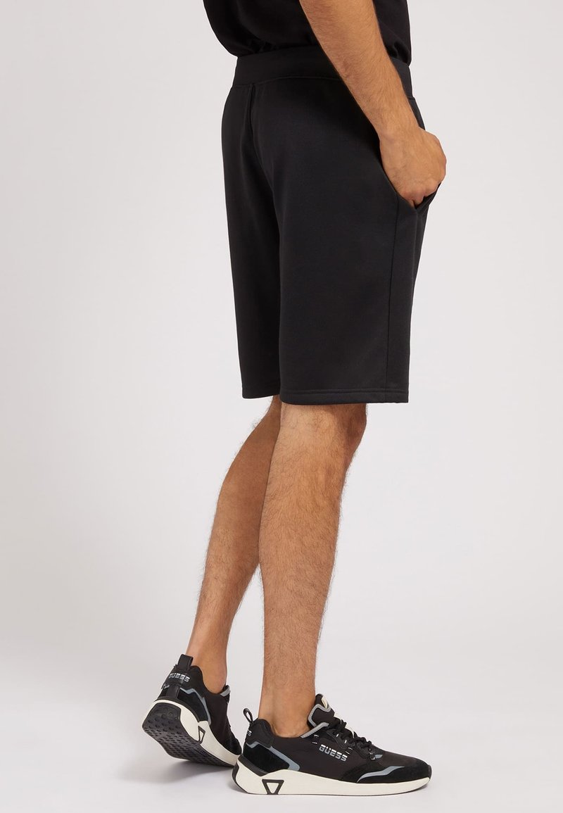 Guess LOGO AUF DER RUCKSEITE - Shorts - Schwarz