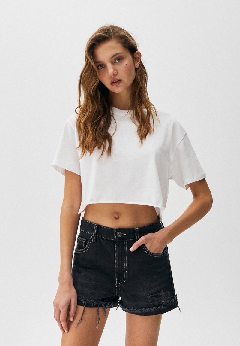 PULL & BEAR MID RISE - Jeans Shorts - Black