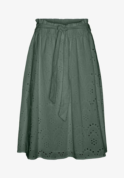 Vero Moda BRODERIE ANGLAISE - A-Linien-Rock - Mottled Green