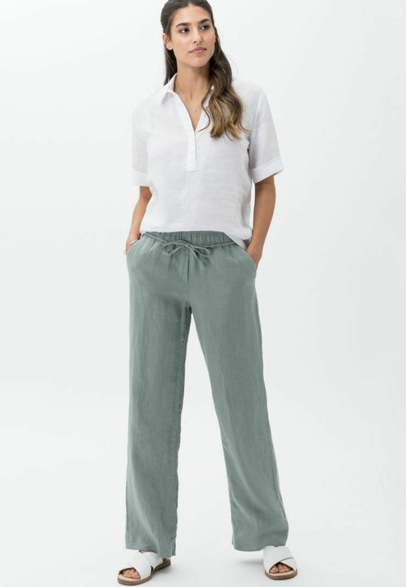 BRAX STYLE FARINA - Stoffhose - Matcha