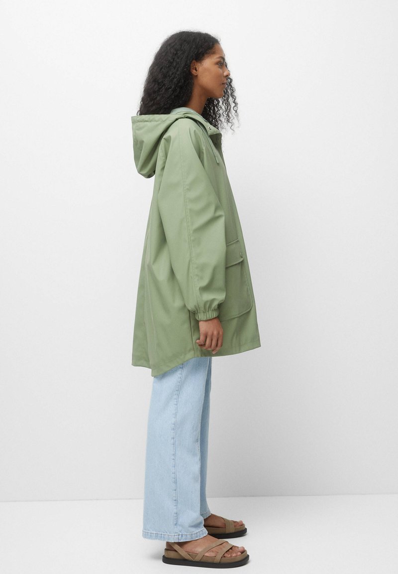 PULL & BEAR RAIN WITH HOOD - Regenjacke / Wasserabweisende Jacke - Khaki