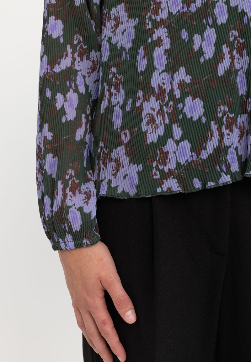 Soft Rebels SRHAZEL V-NECK - Bluse - Rose Print Climbing Ivy
