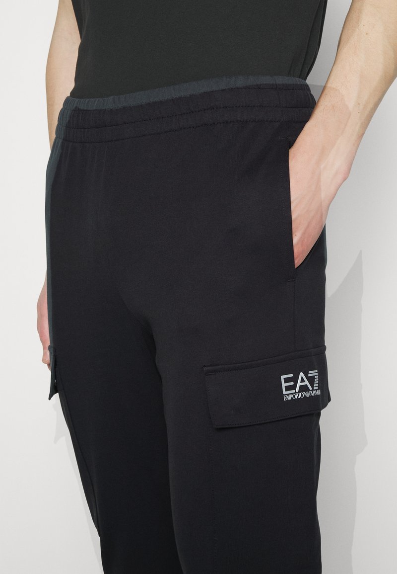 EA7 Emporio Armani TROUSER - Jogginghose - Dark Blue