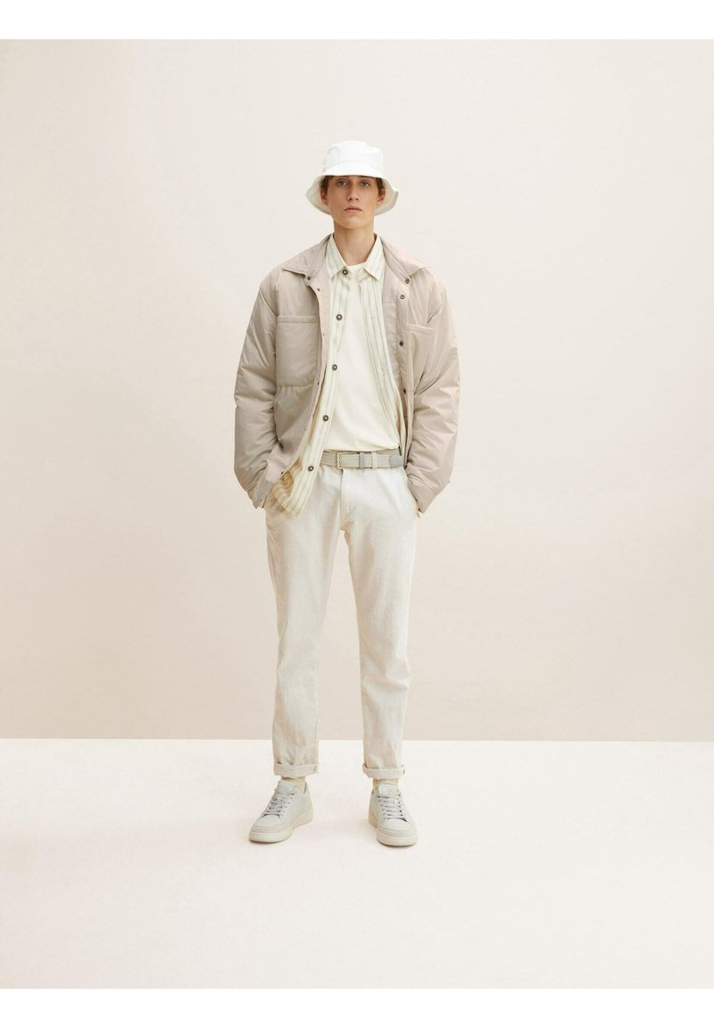 TOM TAILOR Denim MIT RÜCKENPRINT - T-Shirt Print - Soft Light Beige
