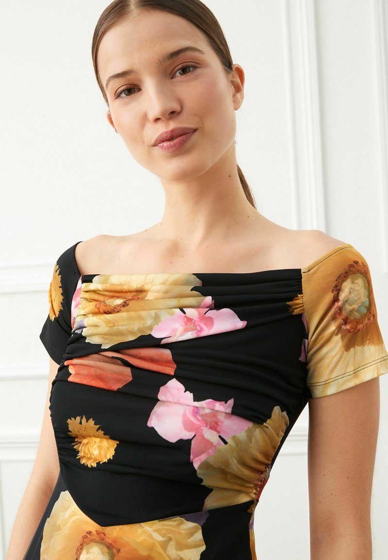  BARDOT STANDARD - Freizeitkleid - Preen X Next Black Floral Print