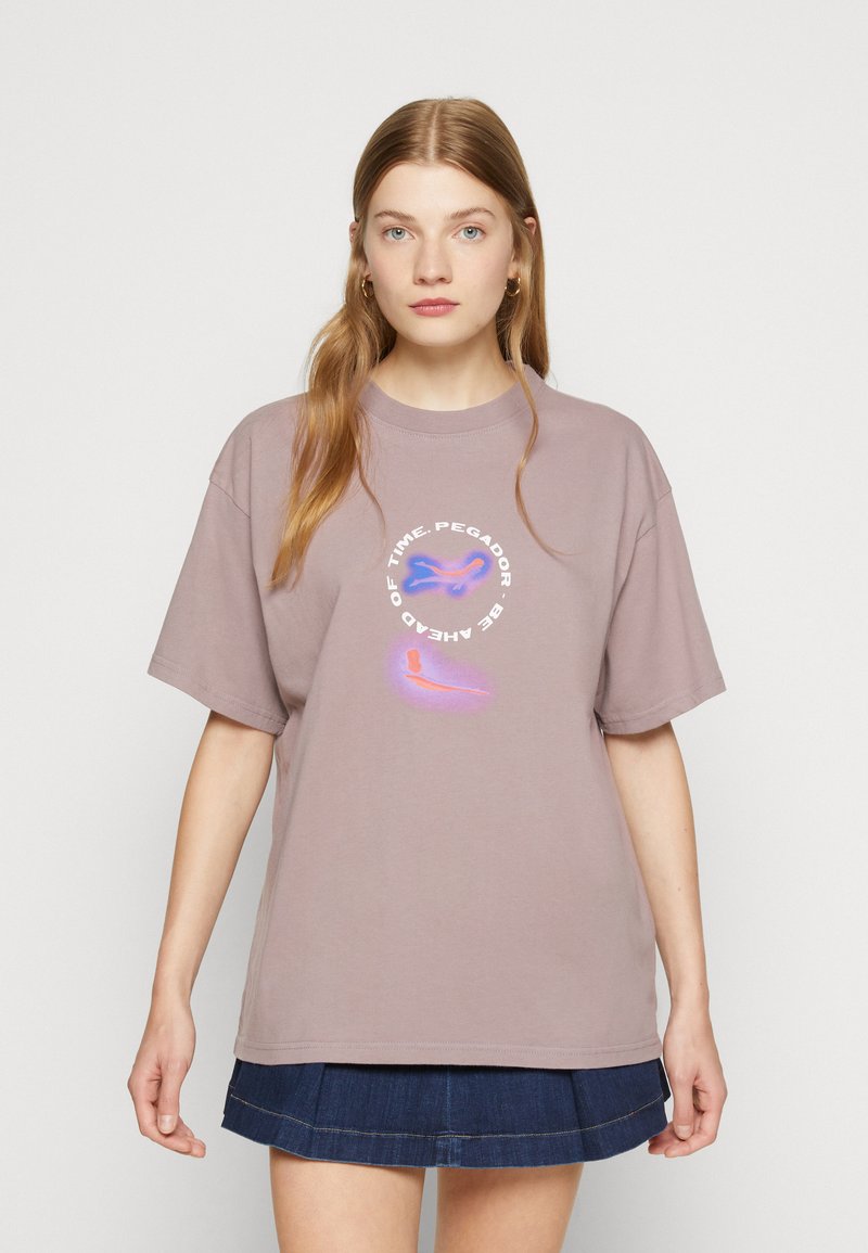 Pegador LERUM OVERSIZED TEE - T-Shirt Print - Washed Future Violet