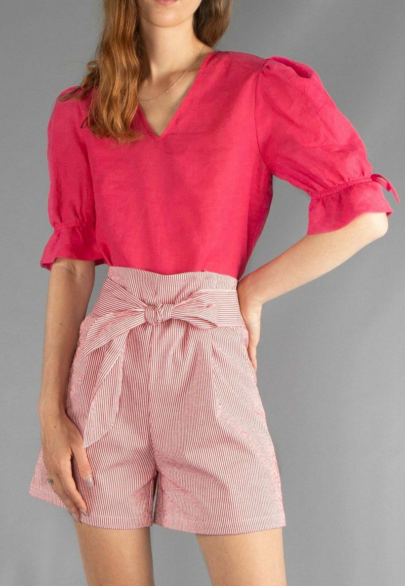  LEAF - Shorts - Red Striped