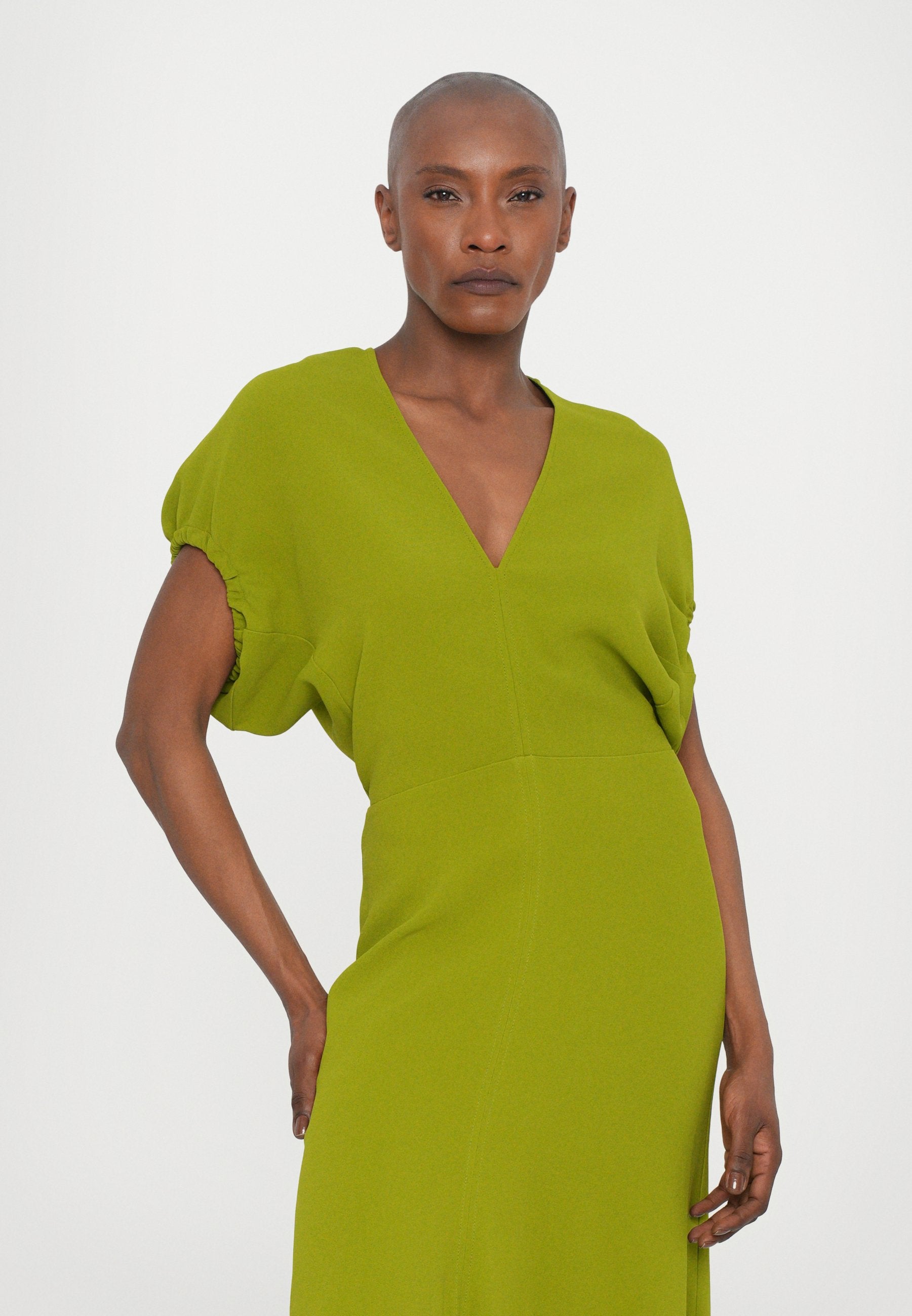 Victoria Beckham BLOUSON DETAIL MIDI DRESS - Jersey Dress - Green