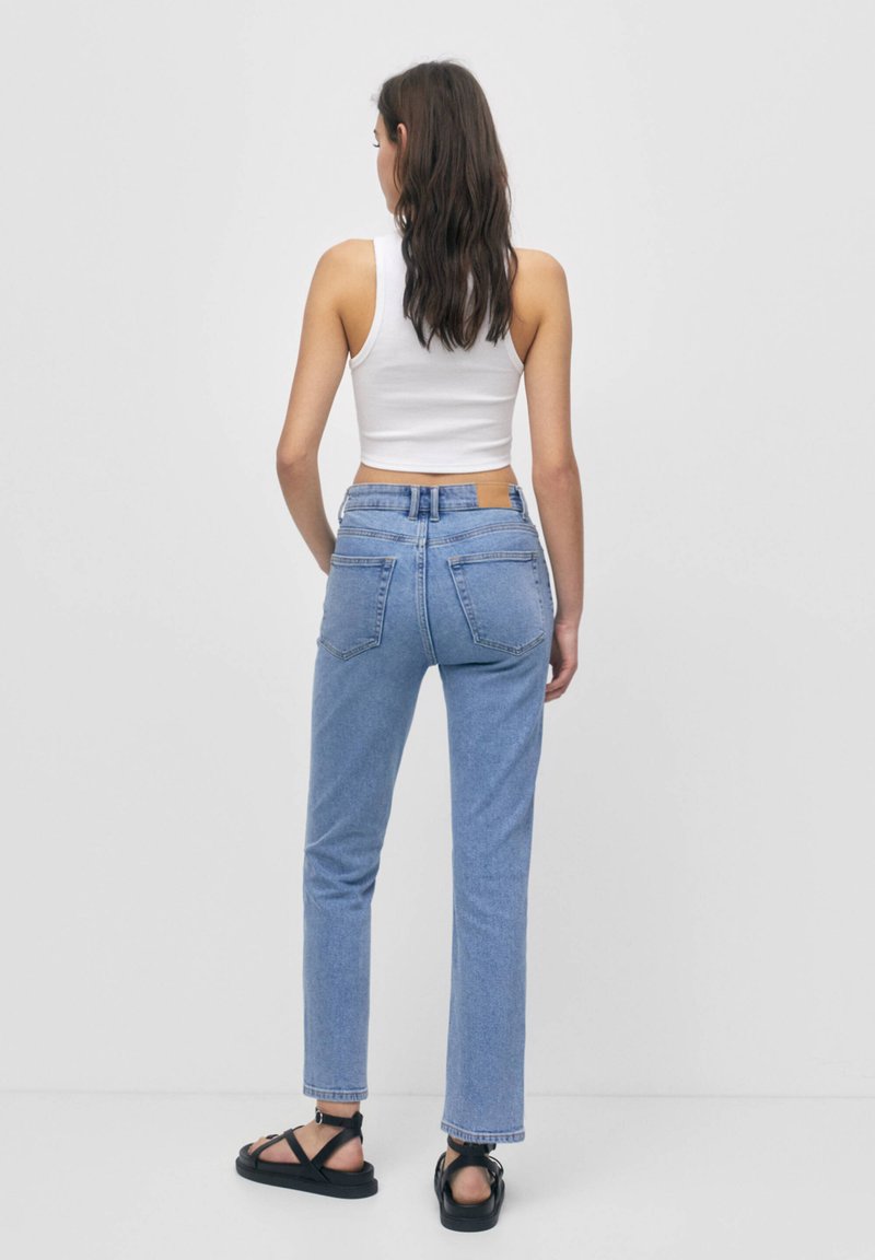 PULL & BEAR HIGH WAIST MOM - Jeans Slim Fit - Stone Blue Denim