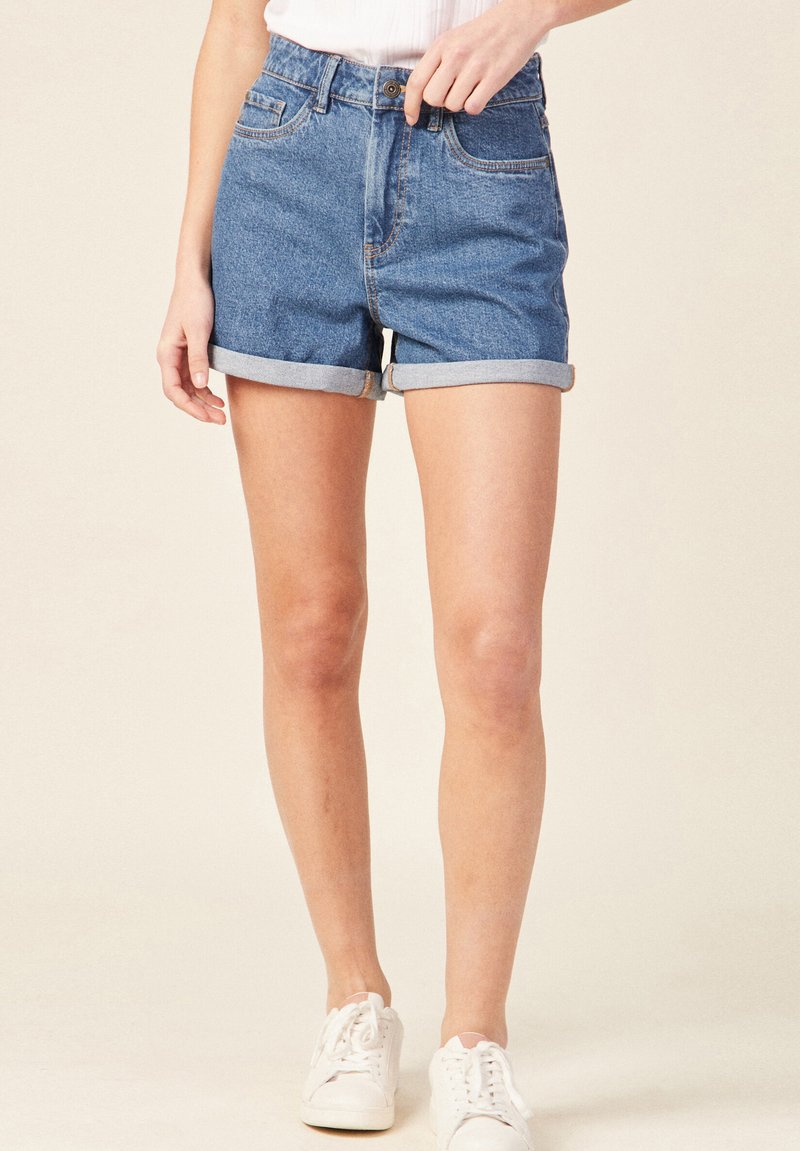  ÖKO-VERANTWORTLICHE MOM - Jeans Shorts - Denim Stone