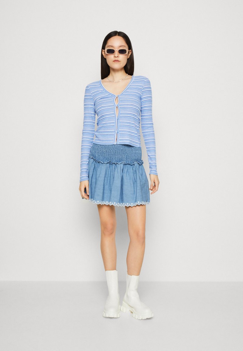 WEEKDAY ANAIS CARDIGAN - Strickjacke - Blue Stripe