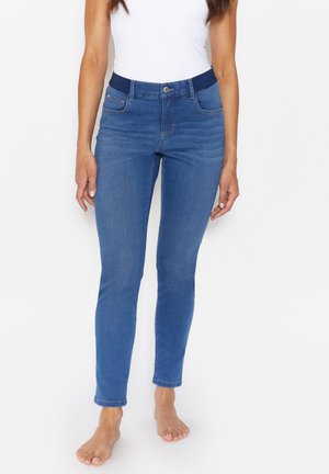 Angels DARLEEN TU PATCH MIT LOGO-APPLIKATION - Jeans Straight Leg - Hellblau