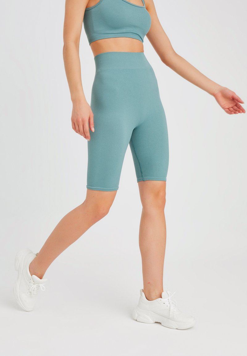  SEAMLESS FITNESS - Shorts - Grün