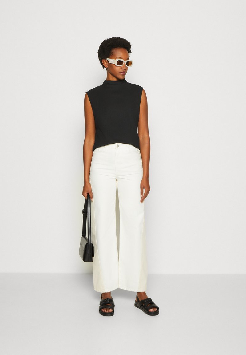 Anna Field Top - Black