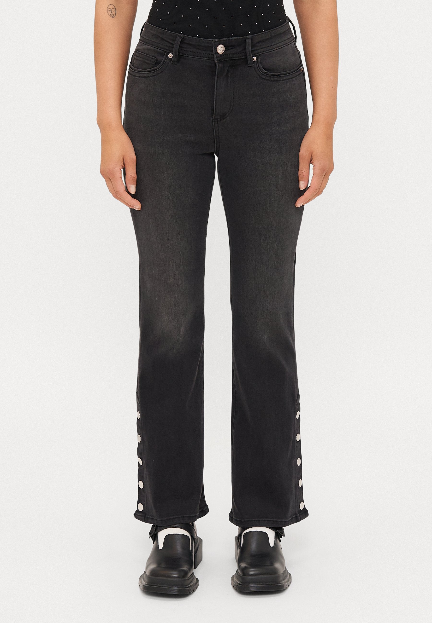 ONLY Petite ONLWAUW MID WAIST - Flared Jeans - Washed Black