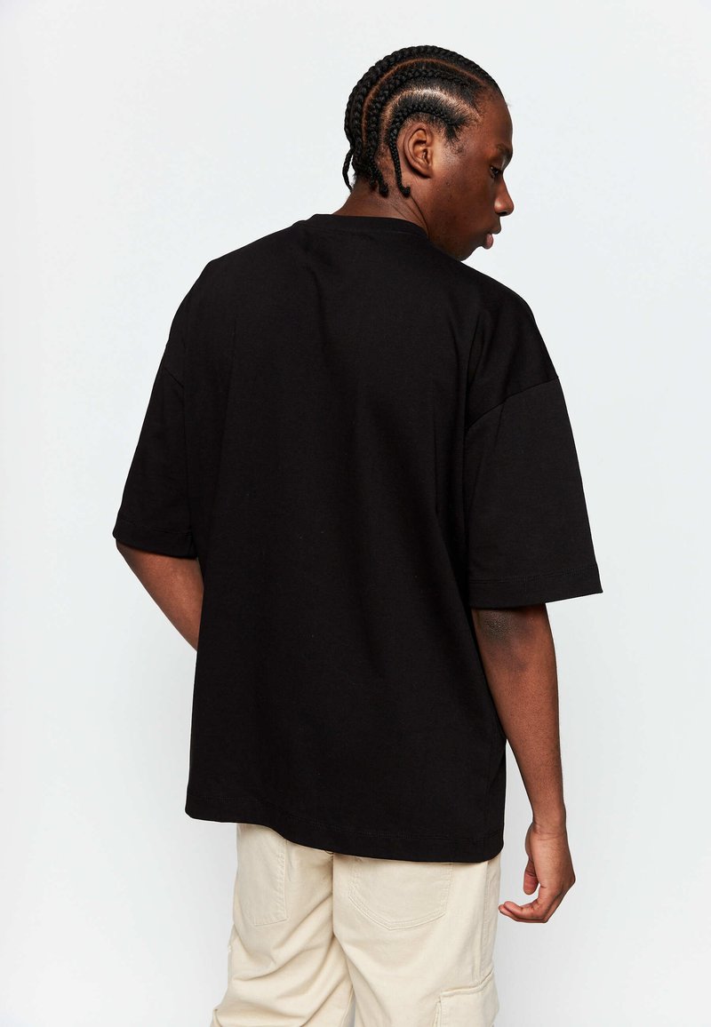  OVERSIZE DOGS - T-Shirt Print - Black