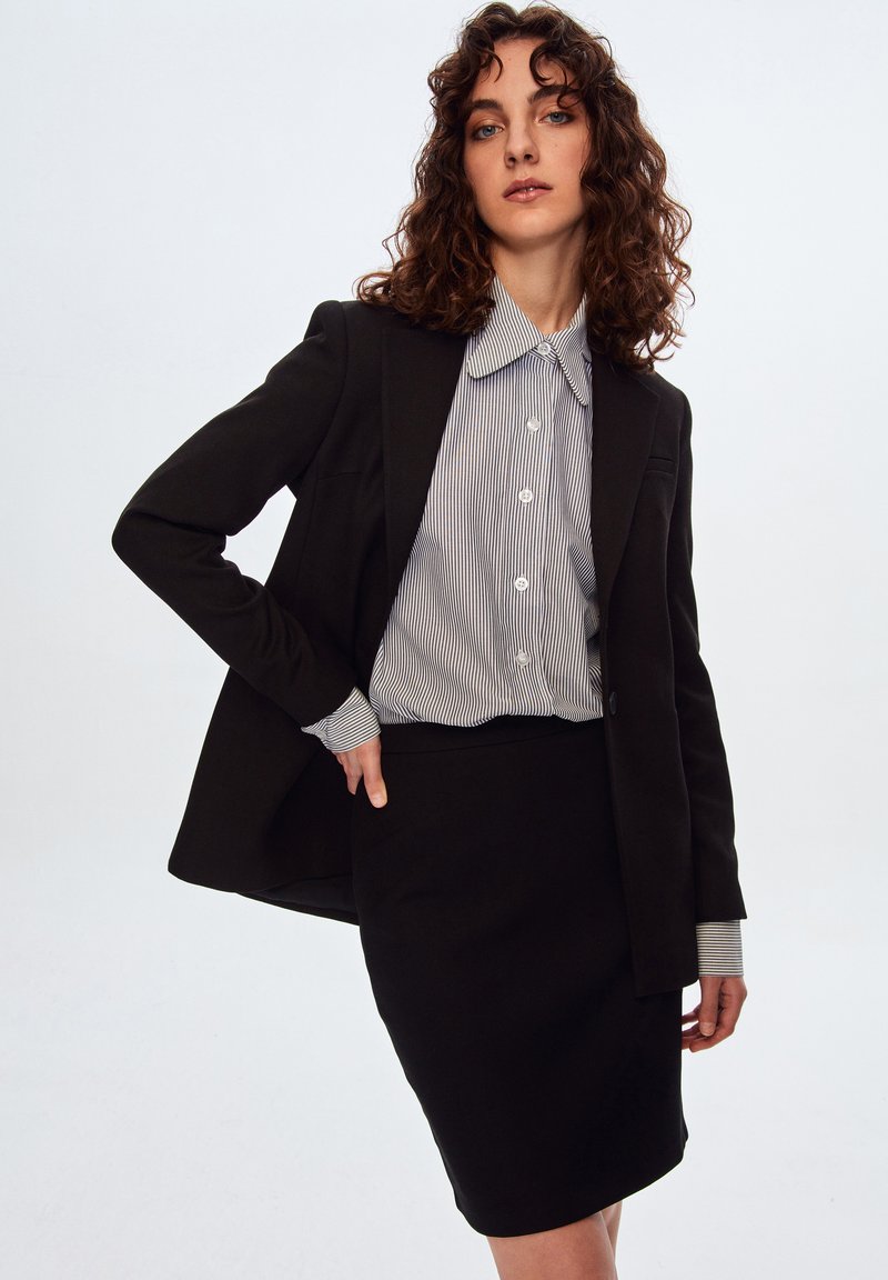  JULIA - Bleistiftrock - Black