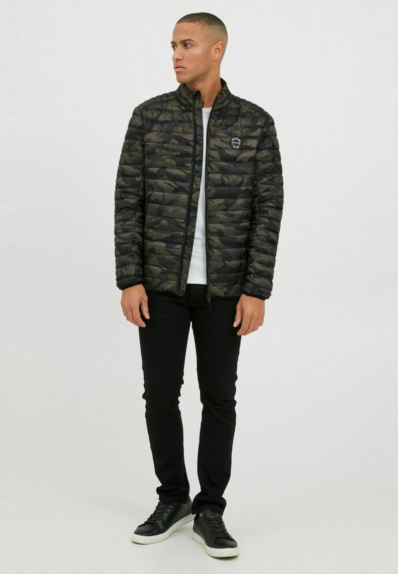 Indicode Jeans IDDAVITH - Übergangsjacke - Dired Camouflage