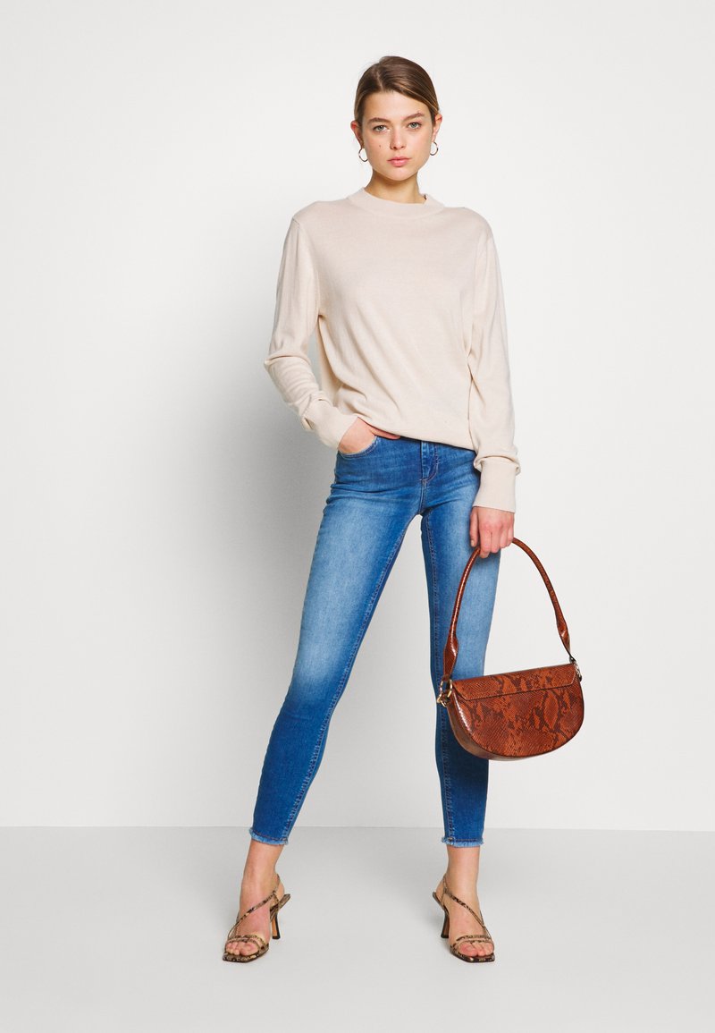 ONLY ONLBLUSH LIFE - Jeans Skinny Fit - Medium Blue Denim