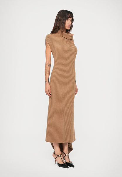 Victoria Beckham DRAPED SLEEVELESS DRESS - Jumper Dress - Dark Caramel