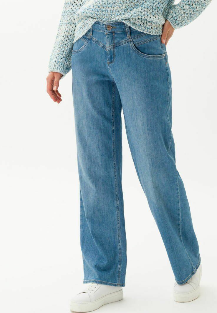 BRAX STYLE MAINE - Flared Jeans - Slightly Used Light Blue