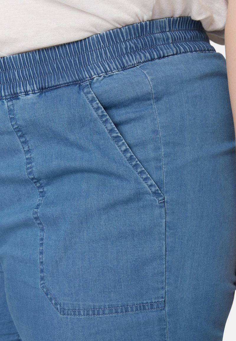  CASUAL - Jeans Shorts - Medium Blue Denim