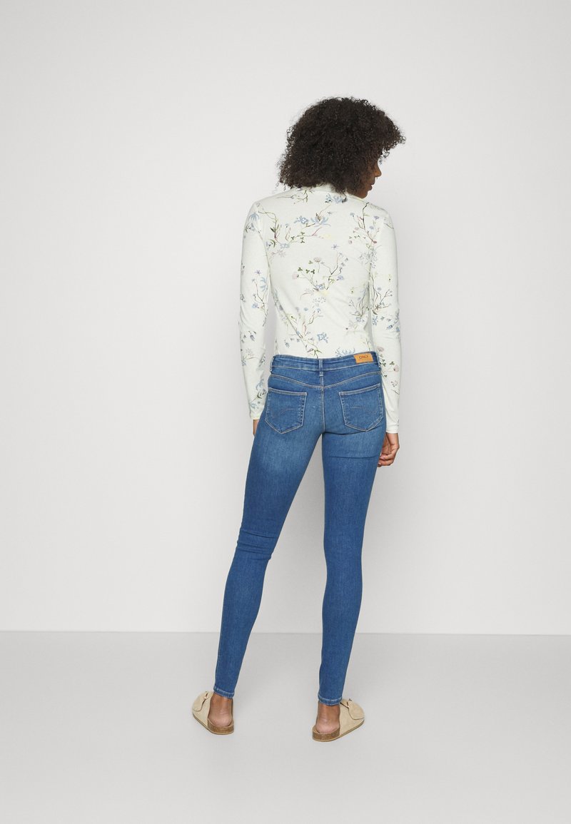 ONLY ONLCORAL - Jeans Skinny Fit - Light Blue Denim