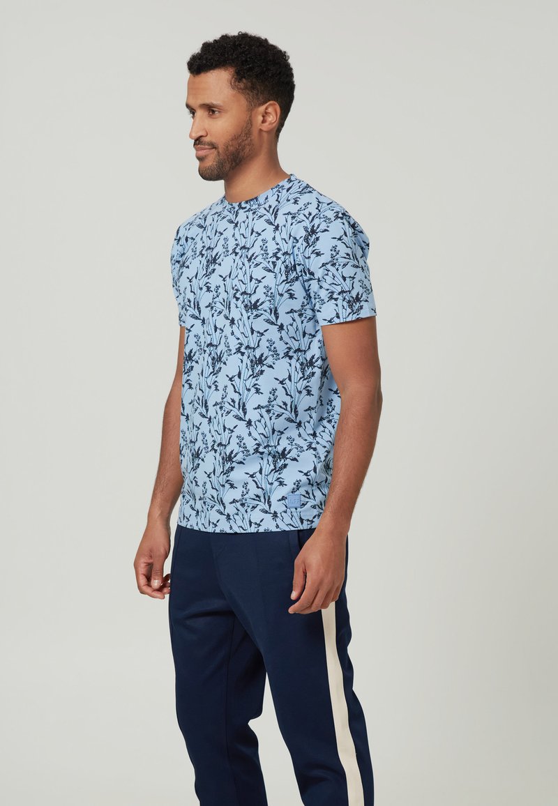  PICK SOMEBODY UP - - T-Shirt Print - Light Blue