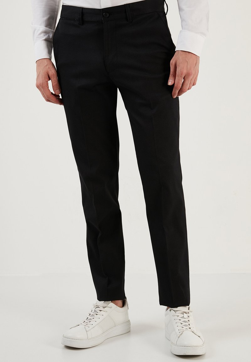  REGULAR FIT - Stoffhose - Black