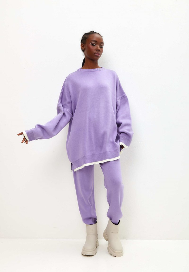  OVERSIZED JOGGER SET - Jogginghose - Lilac