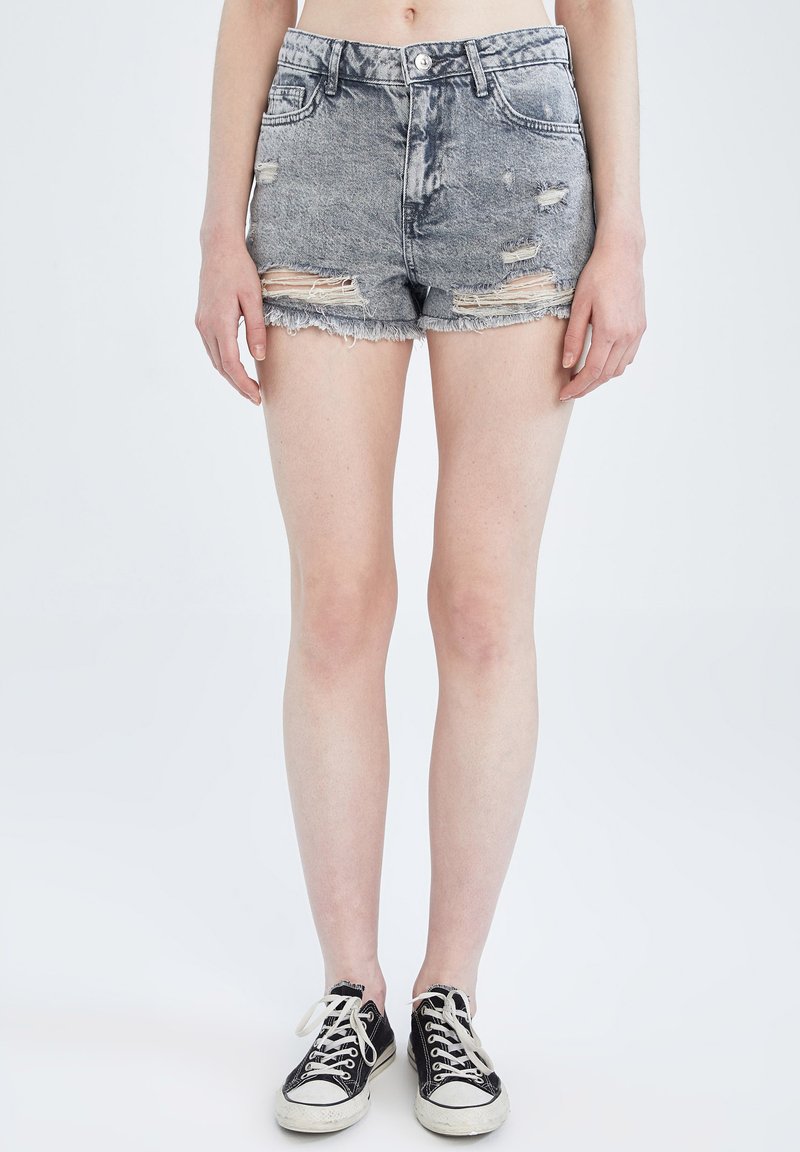 DeFacto HOT SHORT - Jeans Shorts - Grey