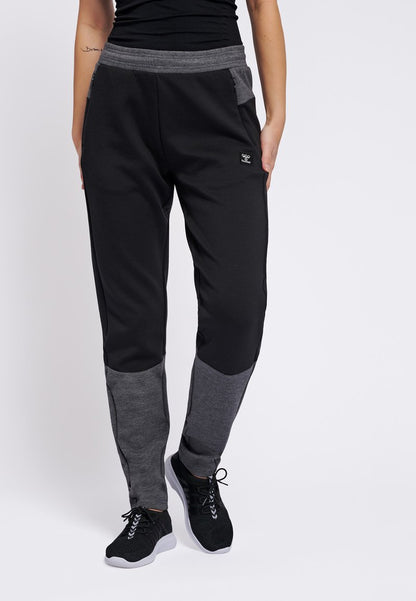Hummel TAPERED - Jogginghose - Black