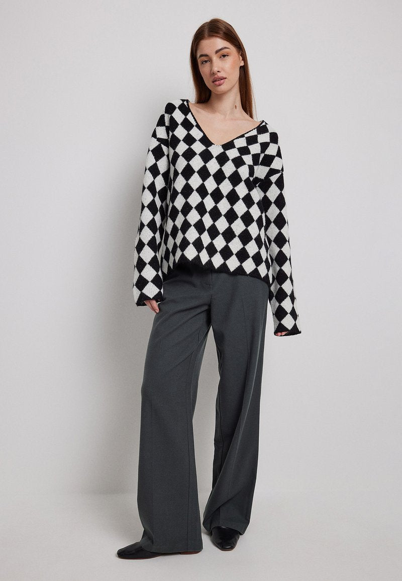 NA-KD OVERSIZED V NECK JUMPER - Strickpullover - Black/off White