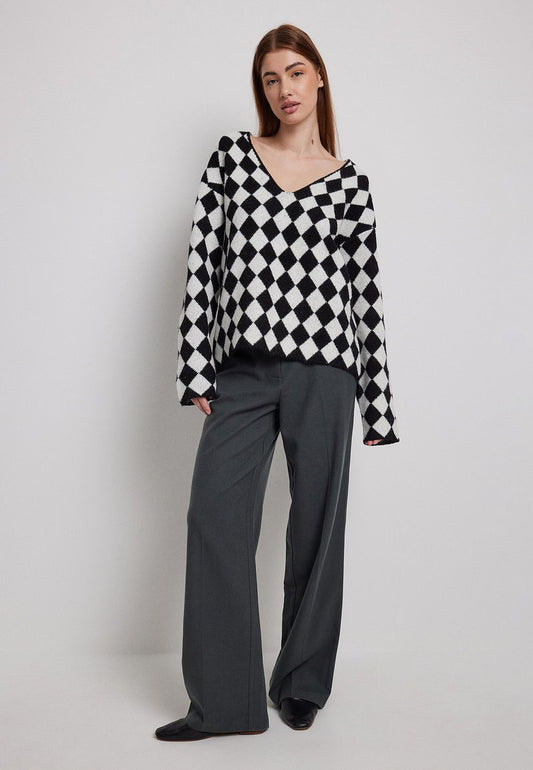 NA-KD OVERSIZED V NECK JUMPER - Strickpullover - Black/off White