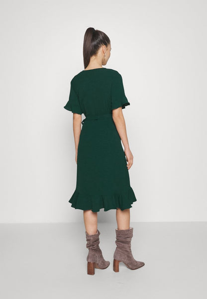 ONLY Petite ONLMETTE SWRAP FRILL DRESS - Freizeitkleid - Ponderosa Pine