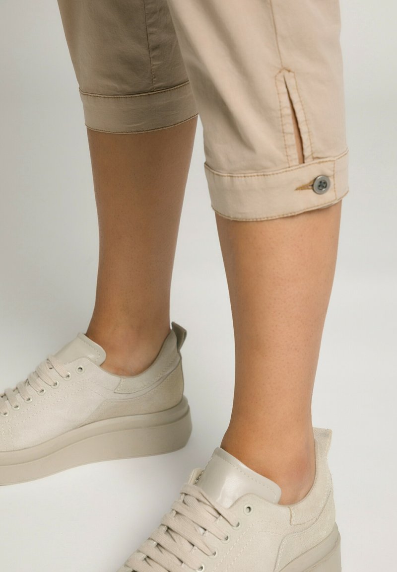  Shorts - Sandstein