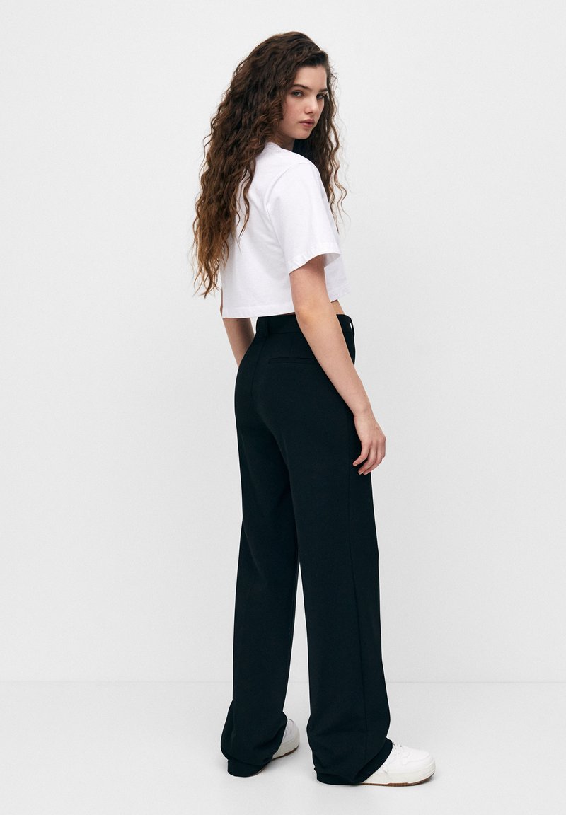 PULL & BEAR FORMAL STRAIGHT-LEG - Stoffhose - Black