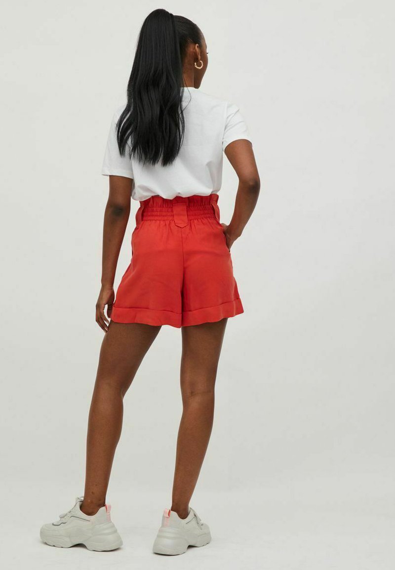 Vila Shorts - Valiant Poppy