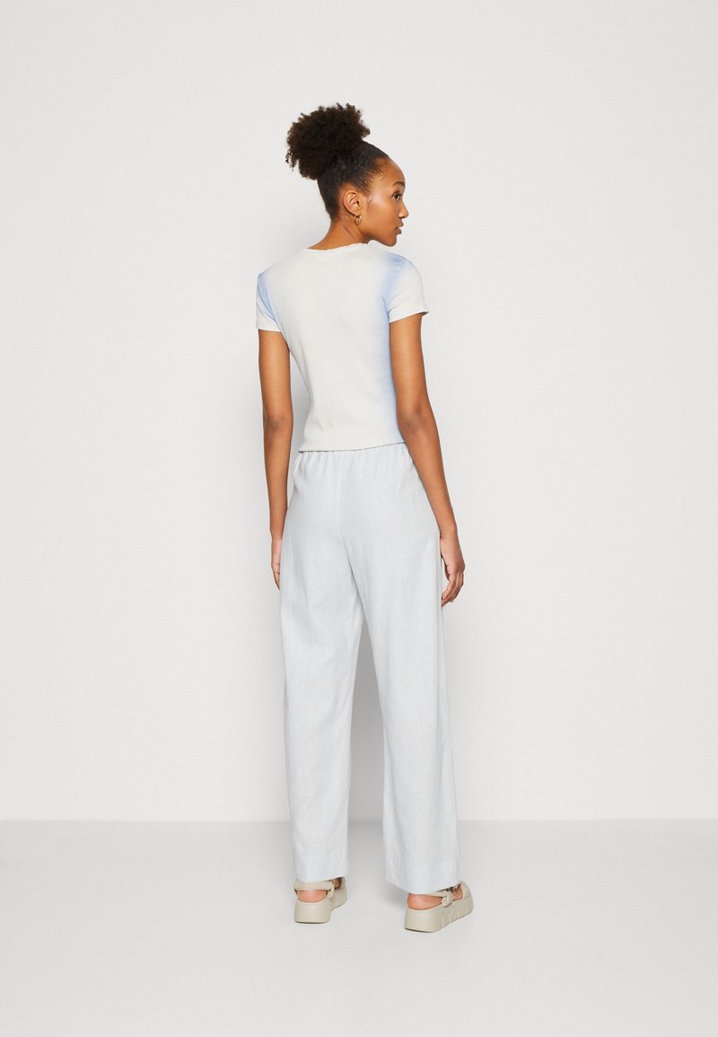 WEEKDAY MIA TROUSERS - Stoffhose - Blue Dusty Light